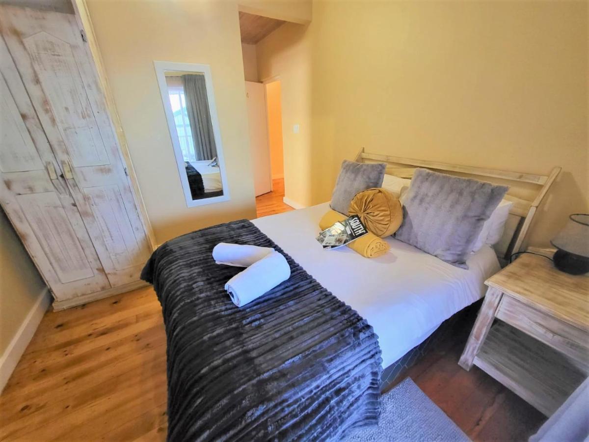 Point Village Guest House Mosselbaai Buitenkant foto